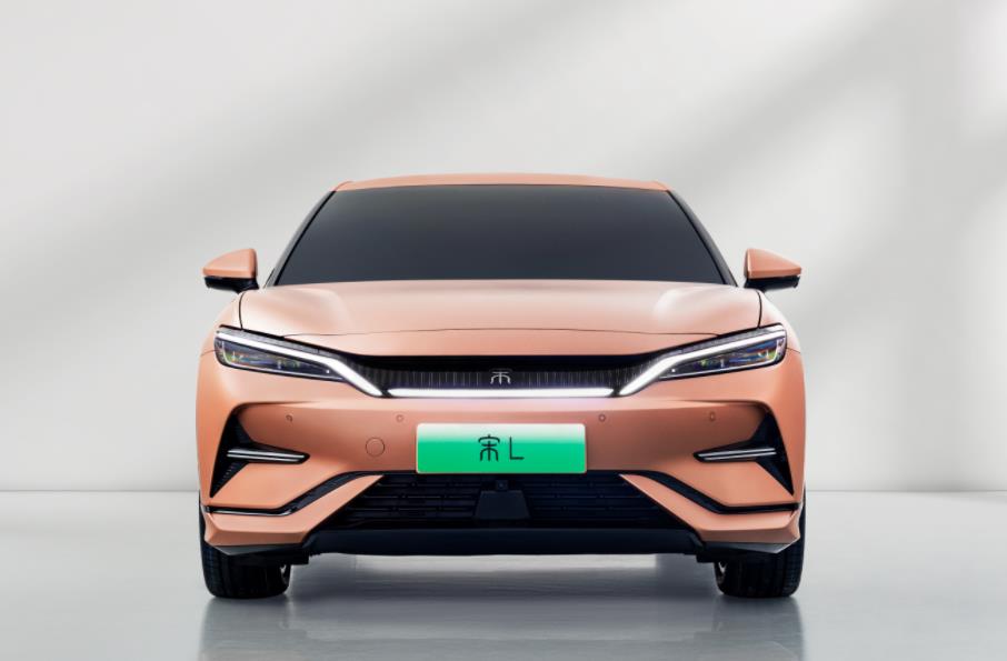 成都车展：比亚迪宋L配备CTB电池车身一体化技术扭转刚度超豪车(图1)