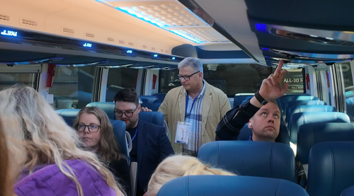 致敬每一程跨越山海的抵达！金旅豪华电动大巴亮相比利时客车展(图3)