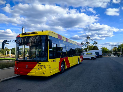 致敬每一程跨越山海的抵达！金旅豪华电动大巴亮相比利时客车展(图6)