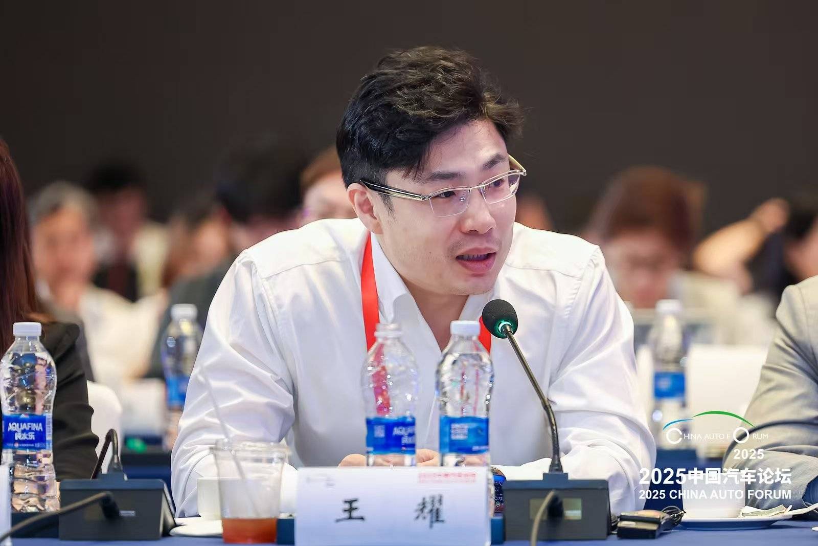 国内车企频频对比特斯拉中汽协副总工程师王耀：要正视与国际先进水平差距