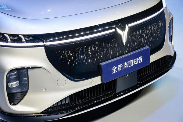 搭载华为ADS 4与鸿蒙座舱5全新岚图知音成华为首款家用纯电SUV(图2)