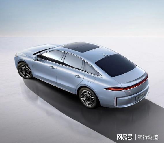 荣威M7 DMH下半年上市：前劳斯莱斯设计师操刀综合续航达1300km(图4)