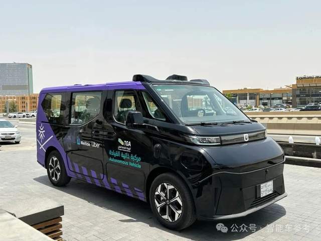 老黄刚走全球最强算力Robotaxi方案落地中国