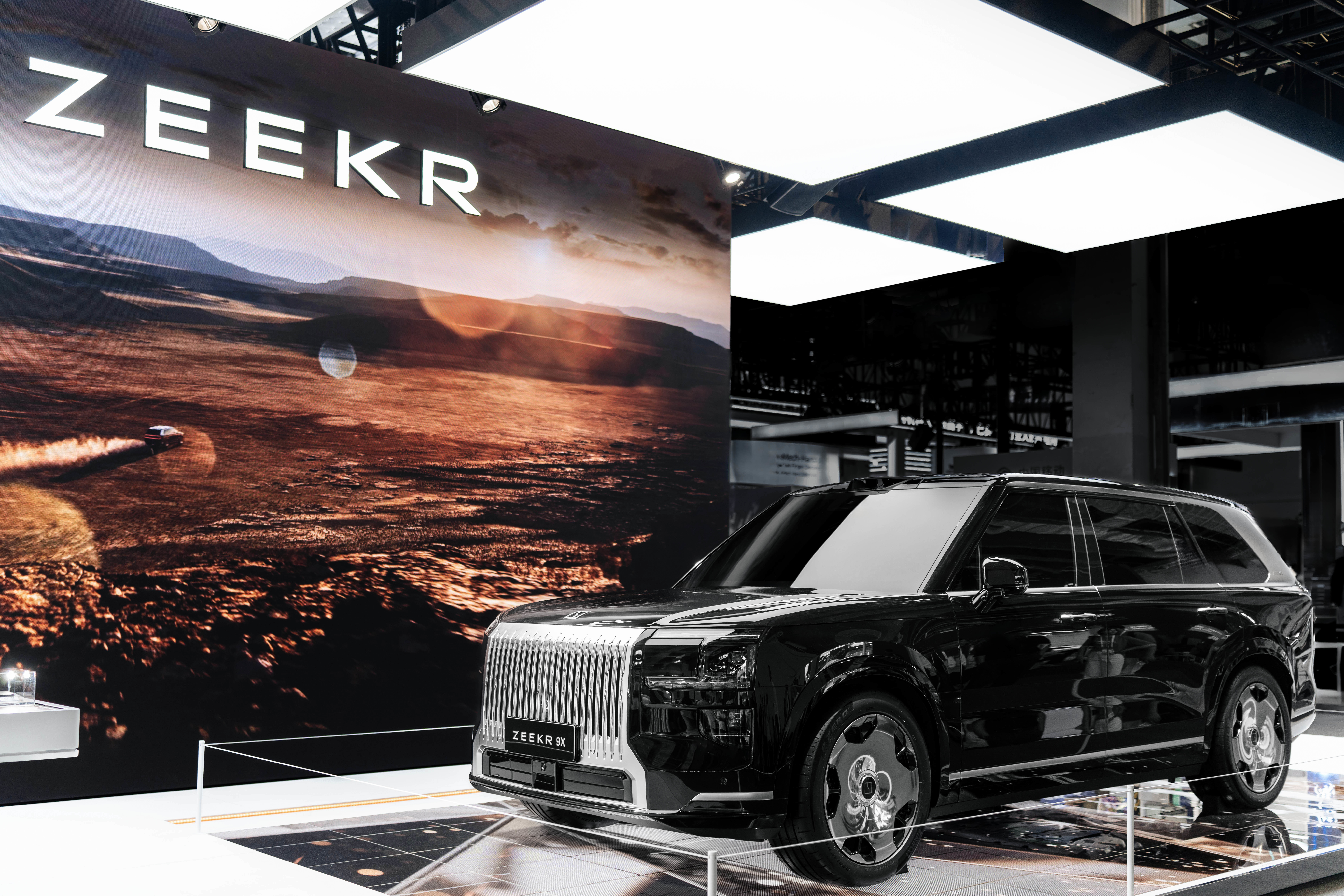 吉利汽车集团携阶跃星辰联合参展2025世界人工智能大会(图4)