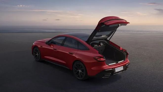 奥迪+华为智驾“强强联手”比宝马3系便宜6万多限时仅售2559万(图3)