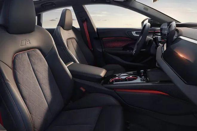 奥迪+华为智驾“强强联手”比宝马3系便宜6万多限时仅售2559万(图5)