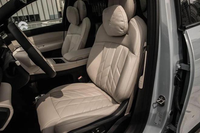 ET9车主看了都眼红？新ES6这些同款配置太香了！(图2)