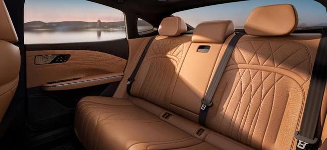 限时售价1158万元起 吉利银河星耀8正式上市(图5)