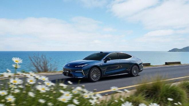 限时售价1158万元起 吉利银河星耀8正式上市(图8)