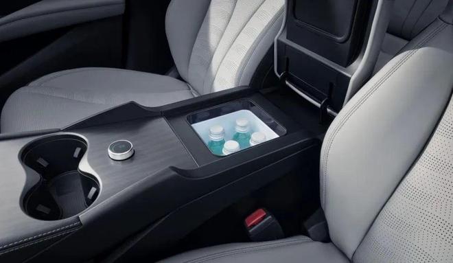 比亚迪太实诚了！标配天神之眼10万出头买混动中型旅行车沃尔沃不香了(图5)