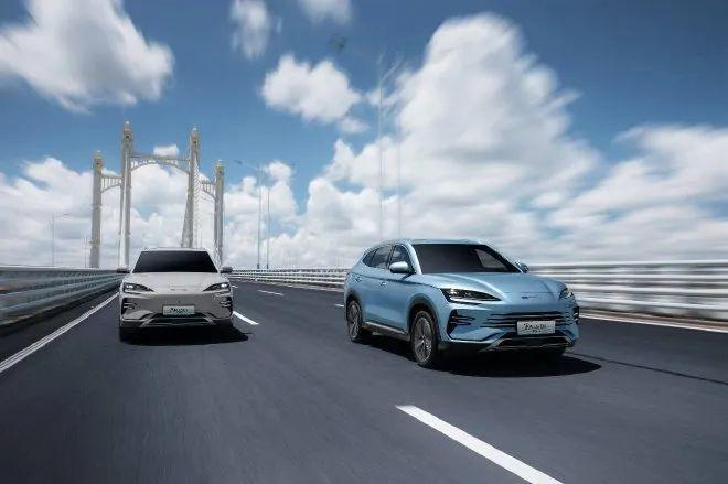 比亚迪太实诚了！标配天神之眼10万出头买混动中型旅行车沃尔沃不香了(图3)