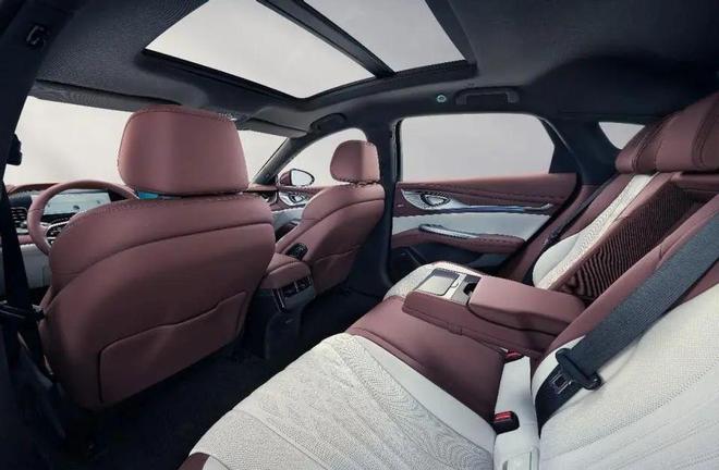 比亚迪太实诚了！标配天神之眼10万出头买混动中型旅行车沃尔沃不香了(图7)