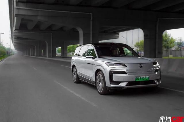 温情巨舰——试驾腾势 N9 CAR REVIEWS(图7)