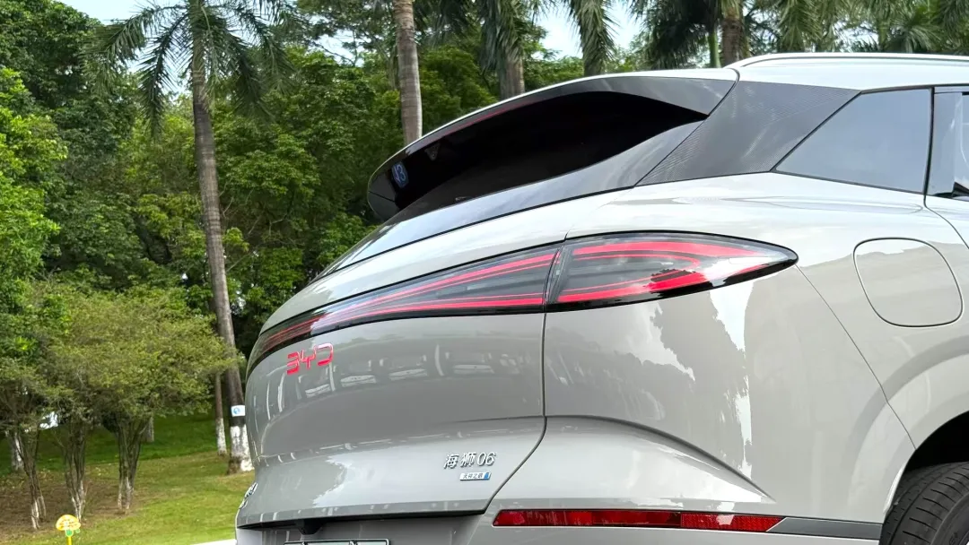 诸多安全配置全系标配体验比亚迪海狮06系列(图7)