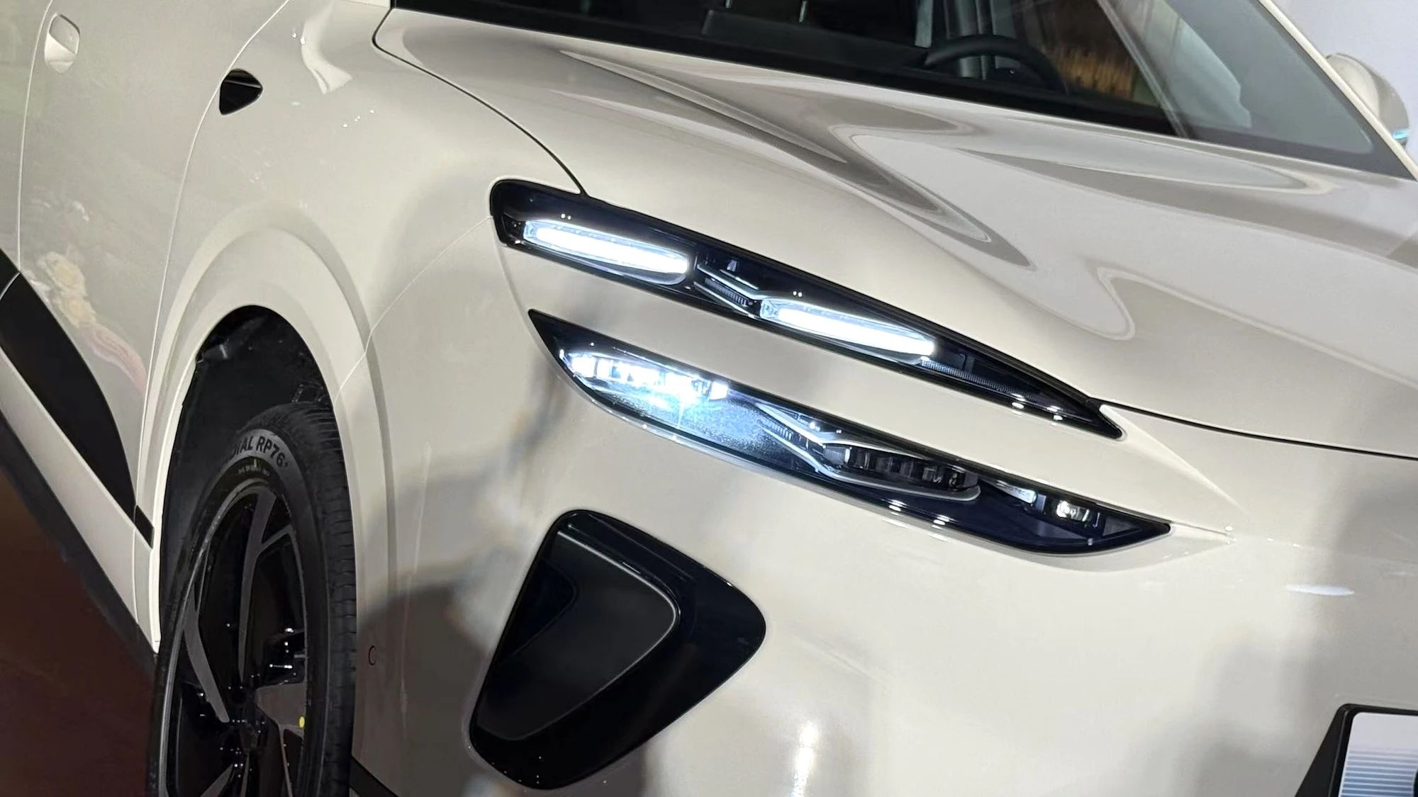 诸多安全配置全系标配体验比亚迪海狮06系列(图10)