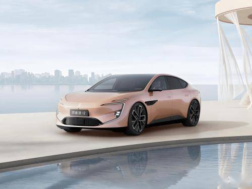 智能座舱再进化：体验阿维塔12的鸿蒙40系统