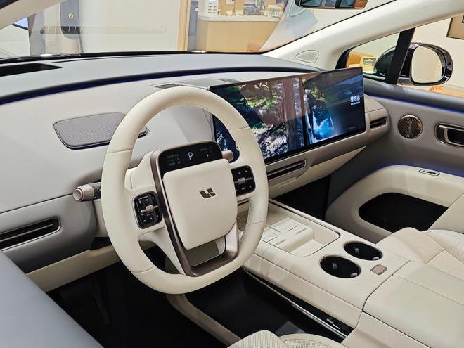 无需用手！抢先体验理想VLA：语音控制体验真的好吗？(图7)