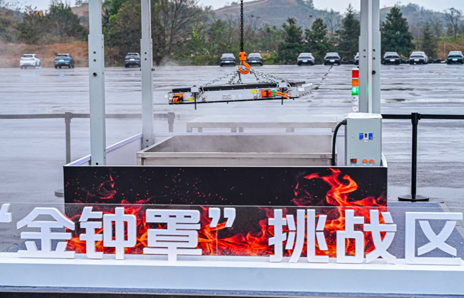 跳出“堆参数”陷阱长安启源Q07重塑家庭SUV安全标准(图4)