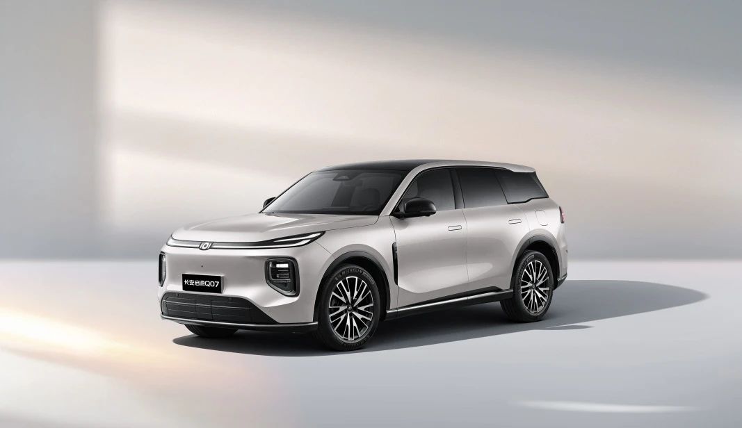 跳出“堆参数”陷阱长安启源Q07重塑家庭SUV安全标准(图11)