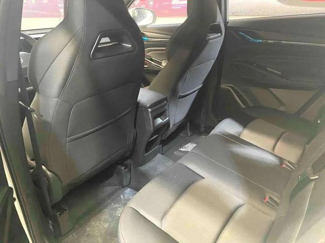 价格屠夫！续航1000公里！这款自动挡大牌SUV从近10万降到6万多(图4)