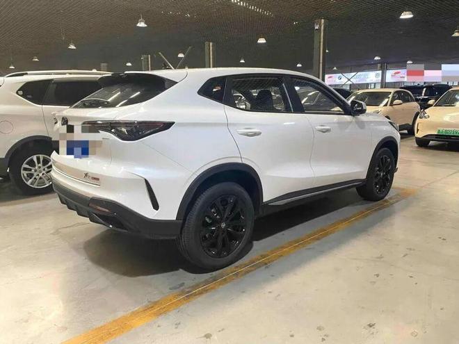 价格屠夫！续航1000公里！这款自动挡大牌SUV从近10万降到6万多(图6)