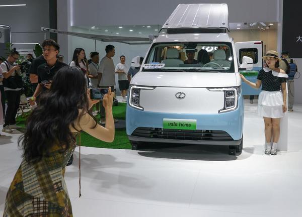 更聪明 更安全 更开放——从智博会看智能网联新能源汽车新趋势(图2)