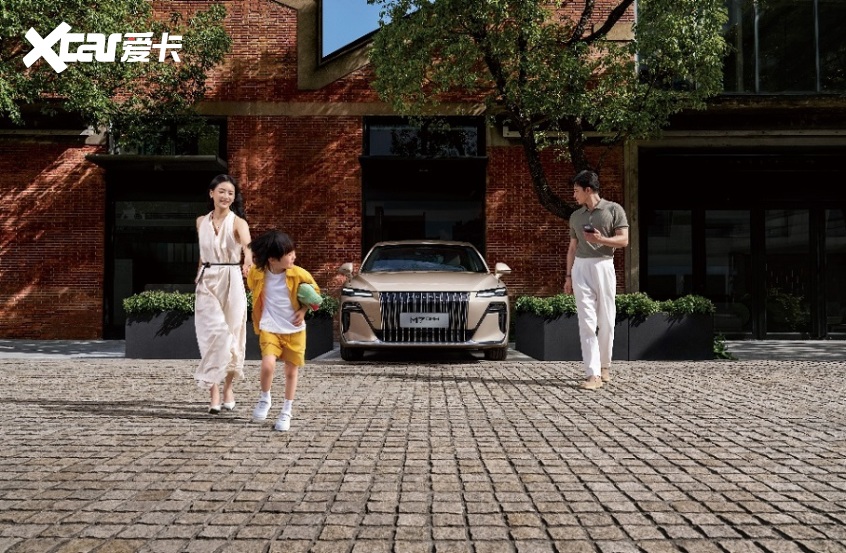 荣威M7 DMH重磅上市限时美好价858万元起享新能源时代家轿王(图2)