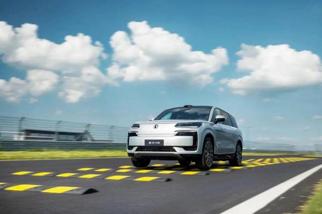 同台竞技血海突围：三车同日上市 新车亮点解析(图19)