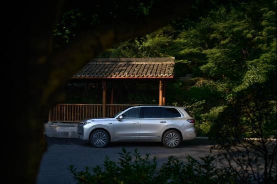 AI体系造AI汽车！限时1738万起吉利银河M9上市开启出行新时代(图3)