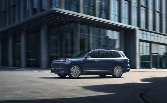 AI体系造AI汽车！限时1738万起吉利银河M9上市开启出行新时代(图6)