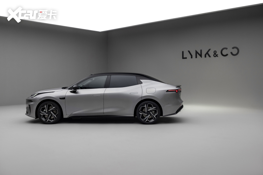 领克07EM-P都市科技智混轿车上市 限时1398万元起(图5)