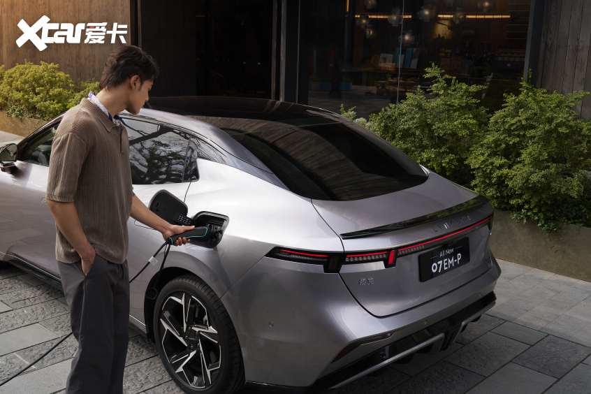 领克07EM-P都市科技智混轿车上市 限时1398万元起(图8)