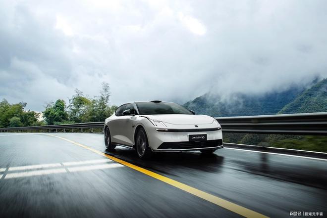 混动轿车市场“诚意之作”！领克10 EM-P如何打动你的“心”？(图3)