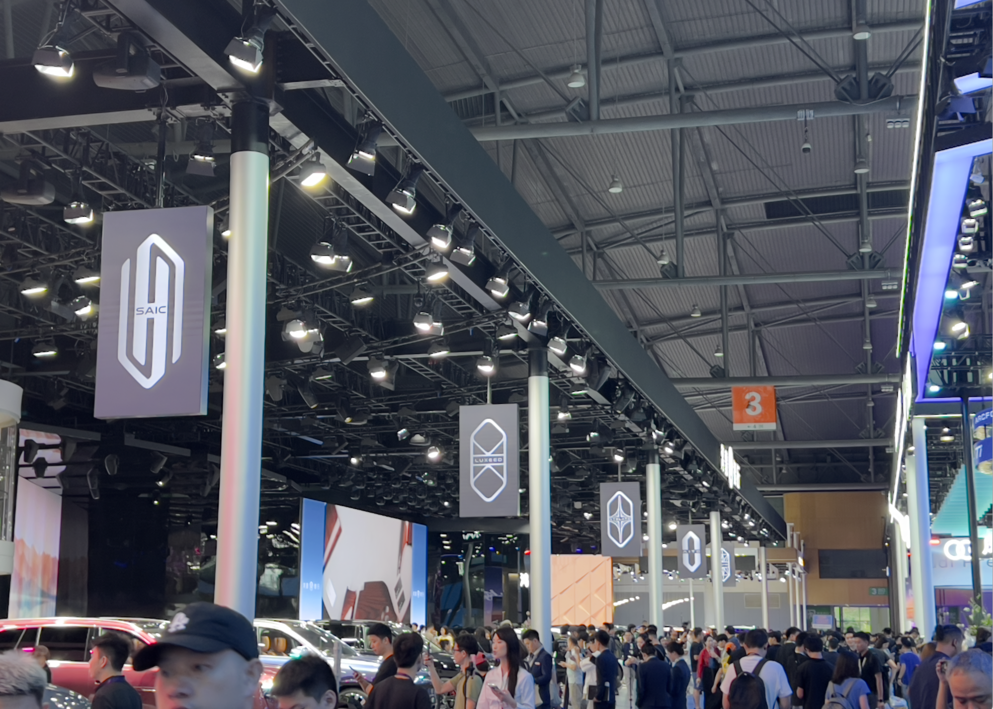 华为汽车业务“围城”：智选车玩家另起炉灶卖车HI模式车企挤进核心圈