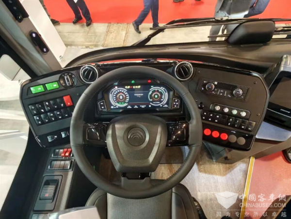 欧科佳下一代智能座舱获Busworld 2025双项大奖三大创新解决方案领跑行业(图9)