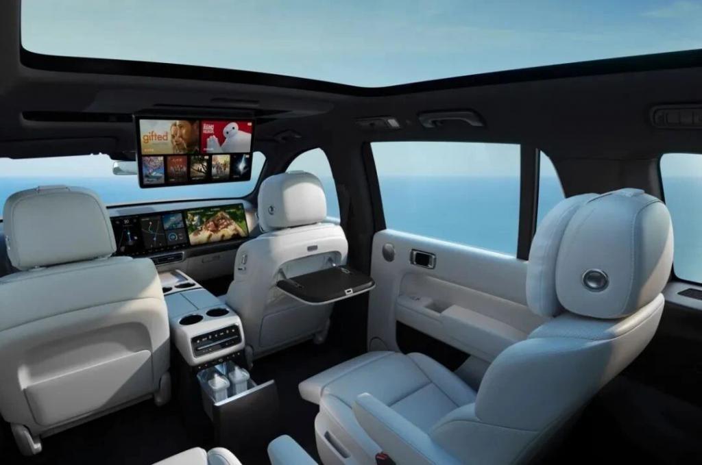 知名车企负责人各抒己见 智能网联汽车加速驶来