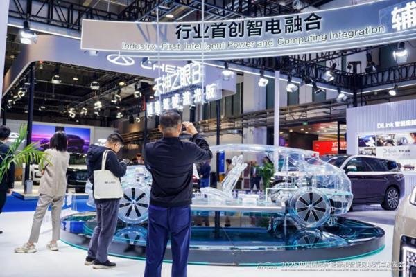 AI科技邂逅汽车浪漫顶流荟聚北京亦庄！(图6)