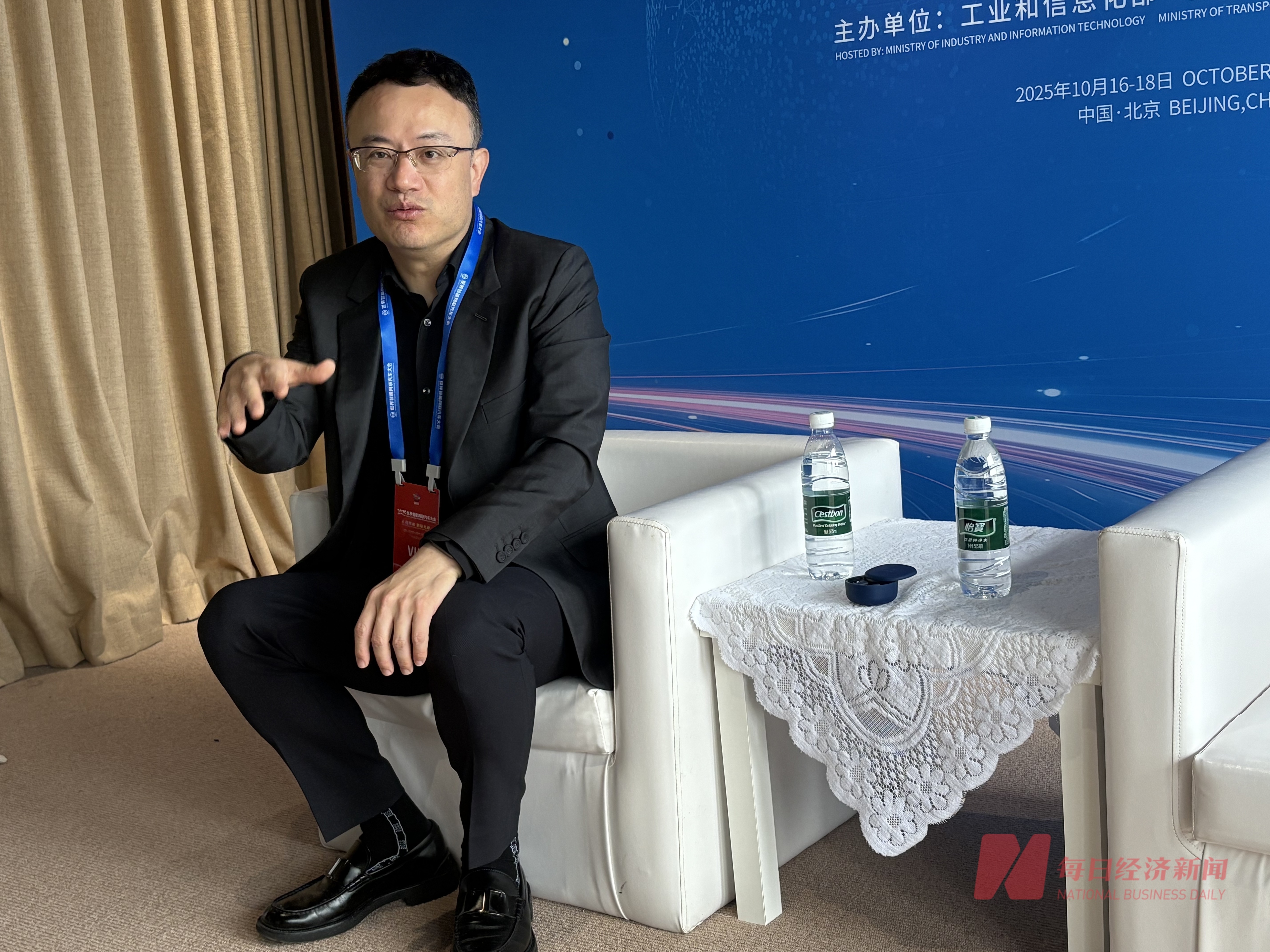 四维图新CEO程鹏回应每经：未来3-5年内一定会出现没有驾驶座的车