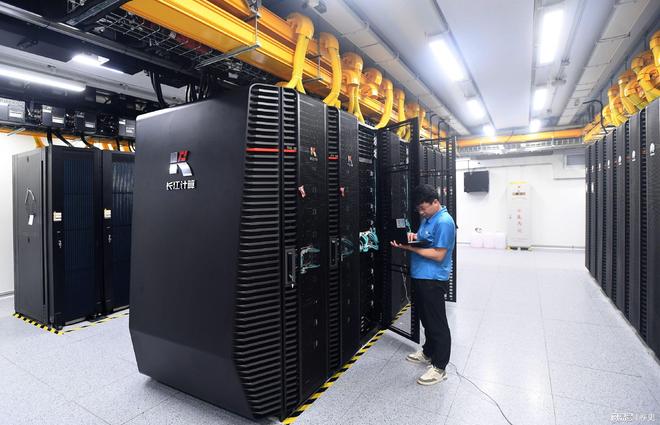 智能驾驶不再卡壳！2027年70城通毫秒用算AI场景要落地了？(图4)