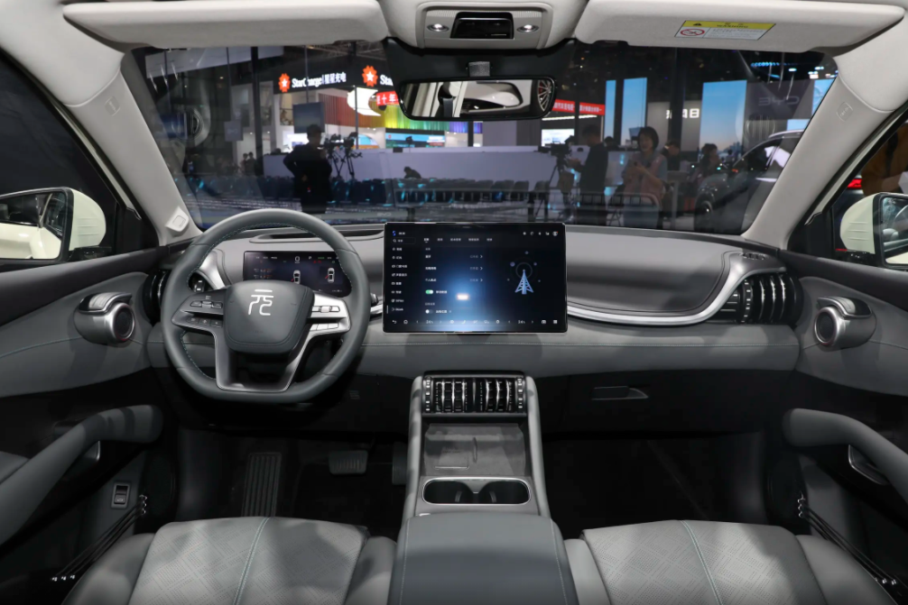 打造“移动智能装备” 全新坦克400系列汽车发布