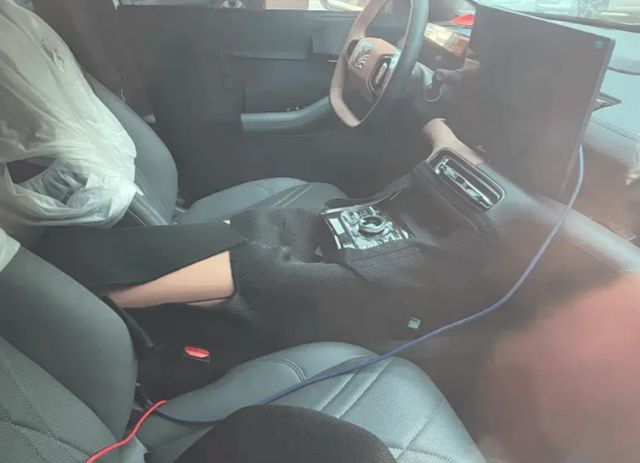 吉利银河星耀7实车曝光配15L插混动力能不能火关键看价格？(图4)