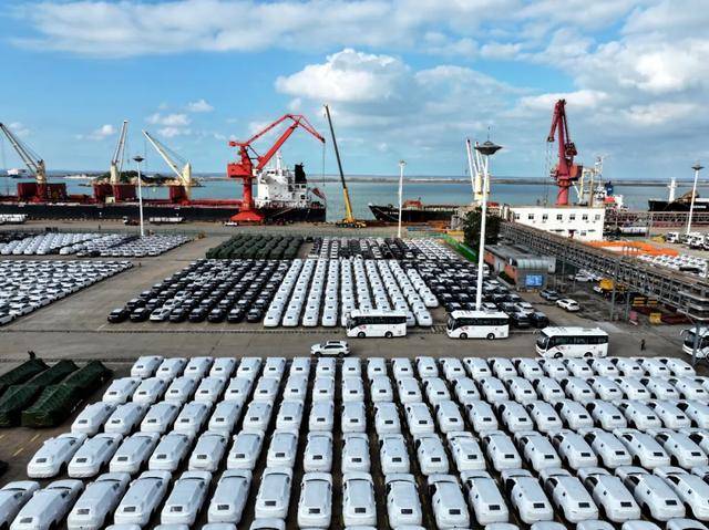 智能汽车决胜下半场三挑战：标准与协同、算力成本、网联安全