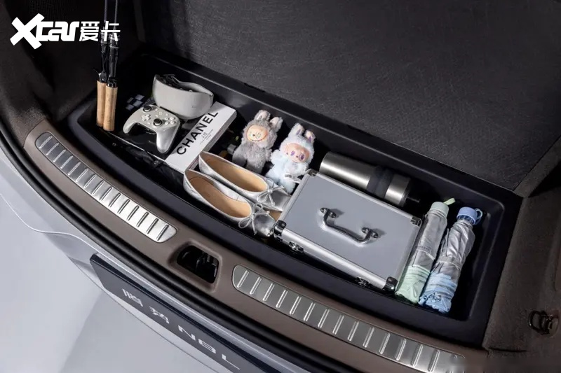 大六座安全豪华SUV腾势N8L正式上市(图7)