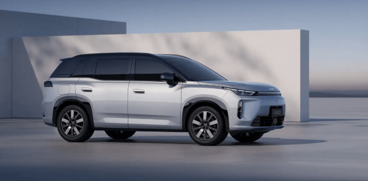 性能车：解性能车续航焦虑平衡速度、便利与科技体验