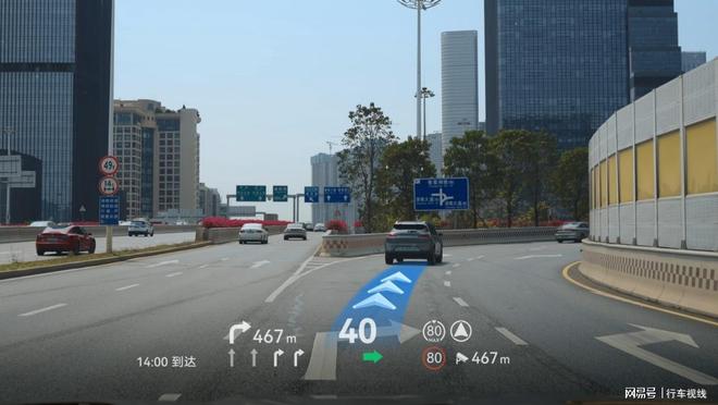 以智慧科技解锁全能实力问界M8让“新豪华”体验一步到位(图4)