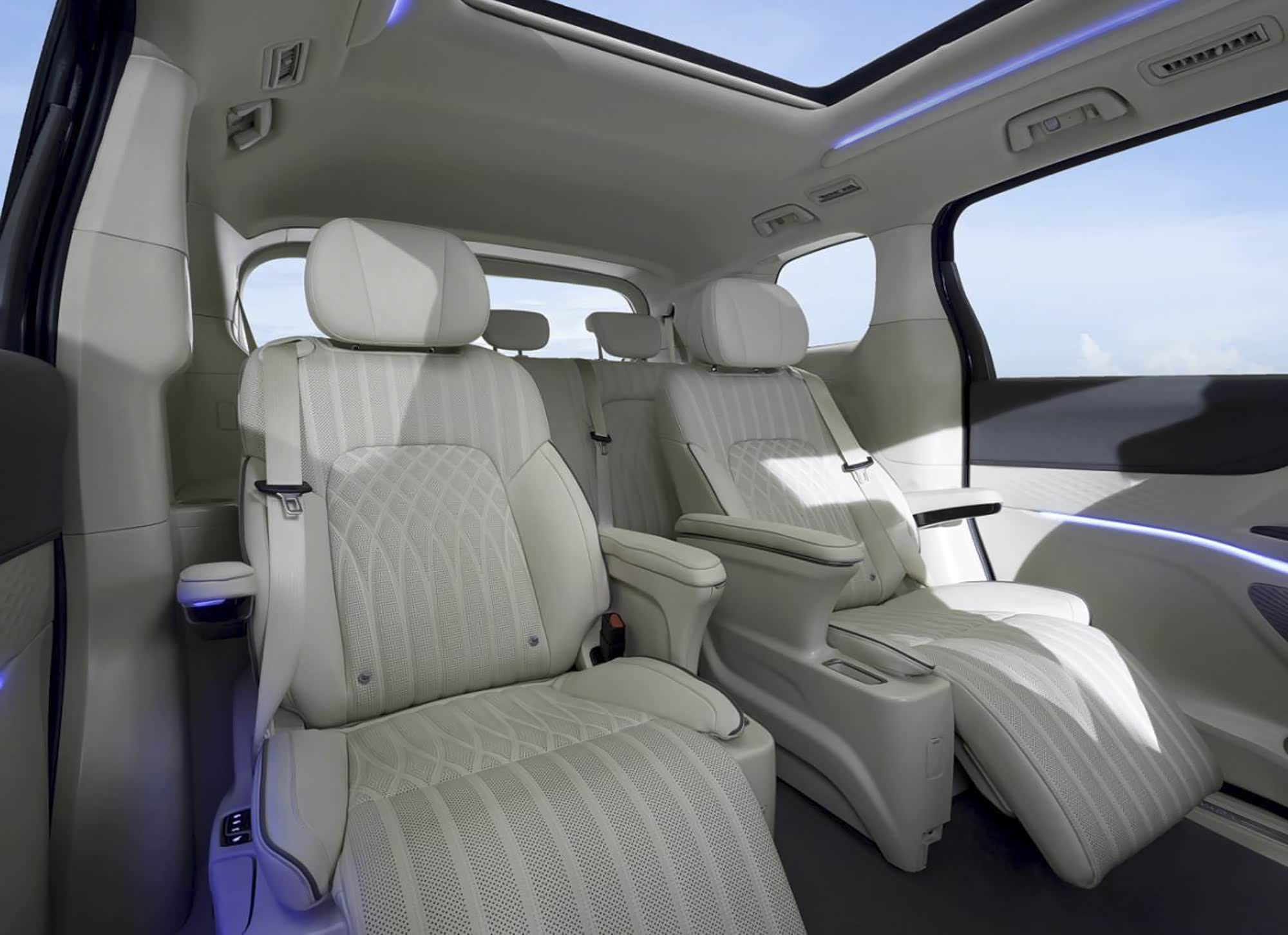 智能座舱也能“深度思考”？荣威 M7 DMH 做到了