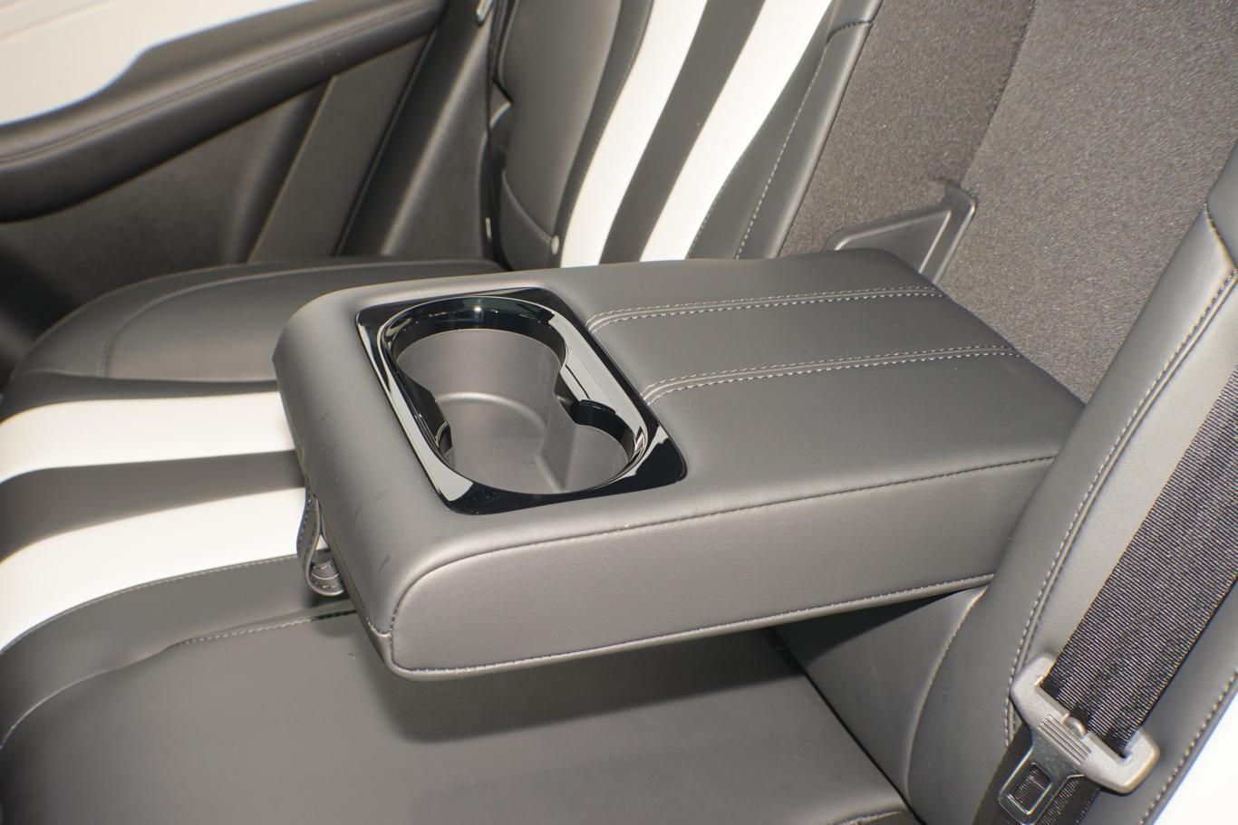 东软集团获42亿元智能座舱域控制器定点