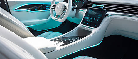 智能座舱显示技术争霸：Mini LED与OLED终极对决 重庆展成技术落地核心舞台