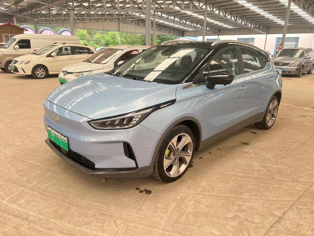 豪华 SUV 配置 智能驾驶辅助齐全(图1)