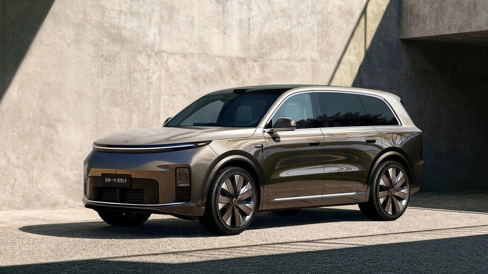 全新一代理想L9官宣：顶配售价5598万元智能机器人“开山之作”(图2)